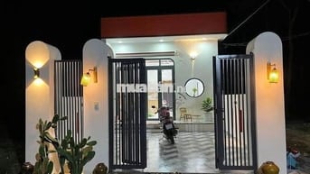 Cần bán căn cấp 4 như hình, sổ hồng riêng thổ cư full