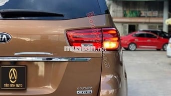 Kia_Sedona_Lux_2021