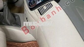 Toyota Innova 2.0E 2015 vàng đồng