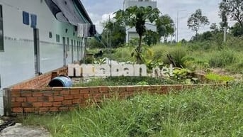CHỦ CẦN TIỀN BÁN NHANH LÔ ĐẤT VUÔNG VỨC, GẦN KÊNH RẤT MÁT MẺ