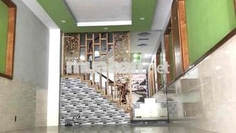 NHÀ CHO THUÊ 3 LẦU CÓ: 6PN NẰM BÊN TRƯỜNG HỌC ĐÔNG HOÀ - DĨ AN