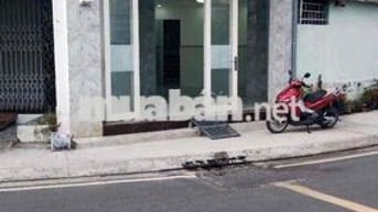 Cho thuê nhà nguyên căn mặt tiền gần chợ Hóc Môn