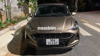 Hyundai Grand i10 2022 1.2 AT - 12000 km màu đồng