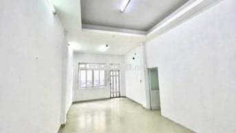 Mặt bằng văn phòng 60m2 - mặt tiền Nơ Trang Long 5p ra Phạm Văn Đồng
