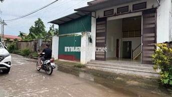 Đất Xương Lâm 130m full tc bám trục xã, 3 oto tránh, tặng nhà mới xây