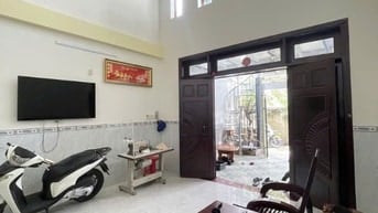 Nhà Trung Tâm Phước Kiển, 03 Tầng, DT 5x22m
