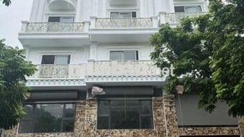 CẦN BÁN NHÀ SÀI ĐỒNG LONG BIÊN HÀ NỘI.