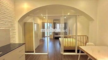 Căn Hộ 1 Phòng Ngủ Ban Công Siêu Đẹp Ngay Cầu Khánh Hội Quận 4
