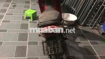 có con wave tàu đạp lac nổ