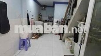 nhà nhỏ 1 lầu 1 pn 1 wc có máy lạnh tủ lạnh gần pvđ
