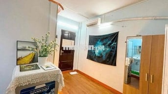 Căn Hộ 1Pn Tách Bếp , Có BANCOONG CỬA SỔ TRỜI, GẦn Hutech , Văn Lang