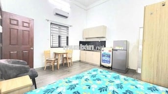 STUDIO - MÁY GIẶC RIÊNG - CỬA SỔ TRỜI -  BAN CÔNG - GIÁP RANH QUẬN 1