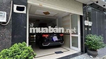 Ngang 4,5m xe hơi ngủ trong nhà trung tâm Q.PN