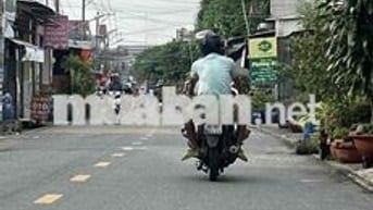 cần bán nhà Dĩ An , Bình Dương , TPHCM mới