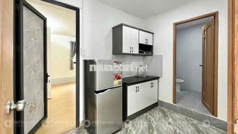 CĂN HỘ TÁCH BẾP MỚI XÂY MẶT TIỀN TRẦN PHÚ QUẬN 5 BAN CÔNG/CỬA SỔ MÁT