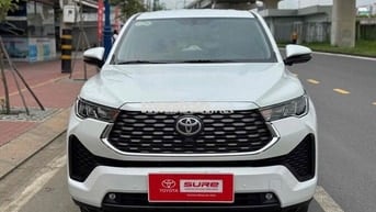 Toyota Innova 2025 Cross 2.0 CVT - 1052 km
