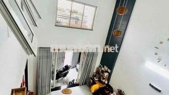 NHÀ GÓC 2 MẶT FULL NỘI THẤT GẦN HOÀNG DIỆU 2 LINH TRUNG THỦ ĐỨC