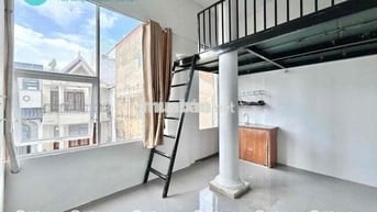 🔥PHÒNG GÁC CỬA SỔ TRỜI GIÁ RẺ NGAY TRUNG TÂM THANG MÁY HẦM XE
