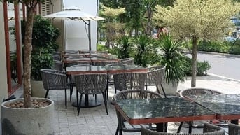 CẦN GẤP 1 NAM GIỮ XE NHÀ HÀNG  + BAO ĂN 2 BỮA - Ở ĐỖ XUÂN HỢP - QUẬN 9