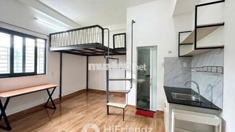 Duplex cửa sổ trời/ban công kế bên Đầm Sen đầy đủ nội thất cực sạch sẽ