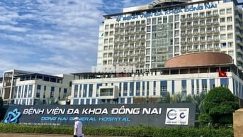 BÁN NHÀ 1 TRỆT 3 LẦU  MẶT TIỀN KINH DOANH NGAY BỆNH VIỆN ĐỒNG NAI