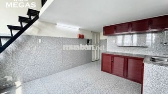 DUPLEX GÁC CAO ĐỨNG ĐƯỢC 8p DI CHUYỂN QUA TRƯỜNG ĐẠI HỌC NTTU