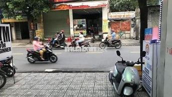 Cho thuê vỉa hè buổi sáng đến trưa co chỗ gửi đồ lại