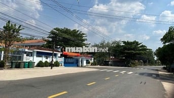 Chính chủ bán đất 300m2 (100TC) sát ủy ban , đường thông . SHR