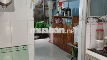 Nhà nhỏ nguyên căn, 1 lầu. DTSD 30m2. Ngay khu NH, hẻm vào 30m. 6tr.