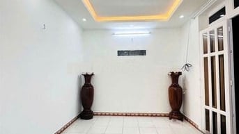 Cho thuê nhà mặt tiền gần đại học, tiện kinh doanh hoặc làm văn phòng
