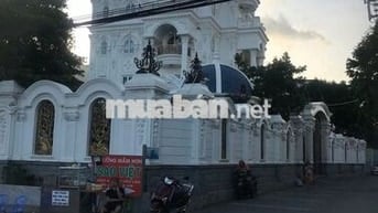 Cần bán GẤP nhà ngỏ hẻm xe hơi