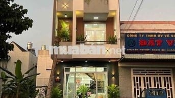 Cần bán nhà 1 trệt 2 lầu mặt tiền đường Nguyễn Đức Thiệu , Dĩ An