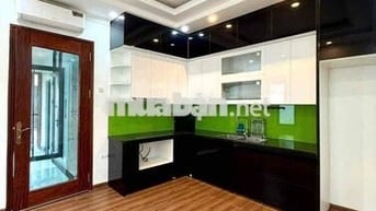 CHO THUÊ CCMN PHỐ NGUYỄN CHÍNH. 2N1K. 80M2. THANG MÁY. GIÁ 10TR