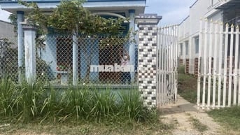 Mình Cần bán căn nhà mặt tiền đường nhựa Giồng Lãnh