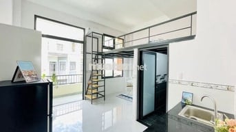 Phòng BAN CÔNG MỚI XÂY - Rộng 40M2 - Gác cao 1M8 - Gần IUH, Văn Lang