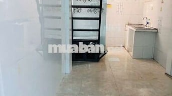 Nhà mới 3 tầng,2 pn,2wc,đường Lạc Long Quân,Tân Bình