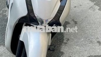 Cần cho em nó ra đi