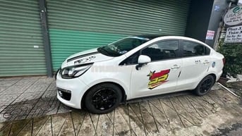 Kia Rio 2016 1.4 AT Sedan - 49000 km