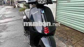 VESPA SPRINT 125 ABS ĐEN BÓNG NHANH LẸ