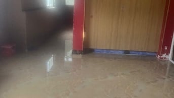 Cho thuê phòng ở lầu 1 mặt tiền đường