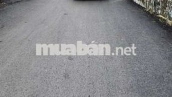 Cho thuê nhà sân đậu oto.đường xe tải. gần cầu vượt gò dưa.Chỉ 8tr