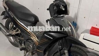 nhà e dư xe cần bán