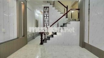 Nhà trệt lầu 2 phòng ngủ hẻm 3-4 Nguyễn Văn Cừ