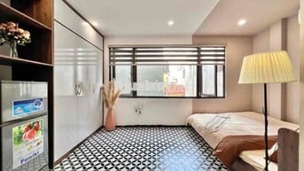 CHO THUÊ CCMN PHỐ HÀO NAM. THANG MÁY. FULL ĐỒ. GIÁ 5TR3