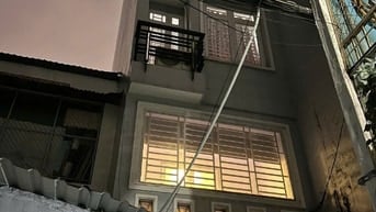 Nhà Bán 2 Mặt Hẻm 4m sát Mặt Tiền Phú Nhuận - DT 30m2 - 5 Tầng