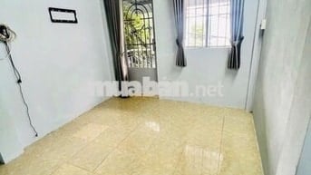 Mặt tiền 3B BHH A. 3 tầng hoàn công đủ. Không QH. Chỉ 2,5 tỷ.