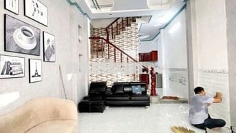 Nhà 2 lầu 4pn có nội thất KDC Thới Nhựt (kế bên Đại học Y Dược)