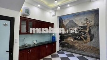 Chính chủ cho thuê nhà riêng phố Hoa Bằng, Cầu Giấy. Nhà mới, ở luôn