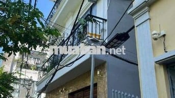 ✈️HIẾM TT NGUYỄN VĂN CỪ.BỒ ĐỀ ✈️DT 46m2. 4 tầng. Giá 8,5 tỷ.Nhà mới.