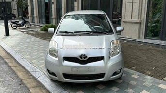Toyota Yaris 2009 1.3 AT - 120000 km